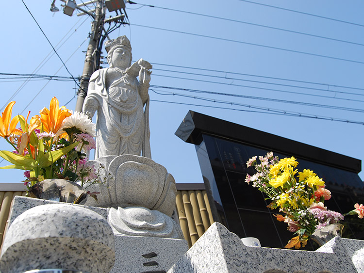 海泉寺の永代供養塔