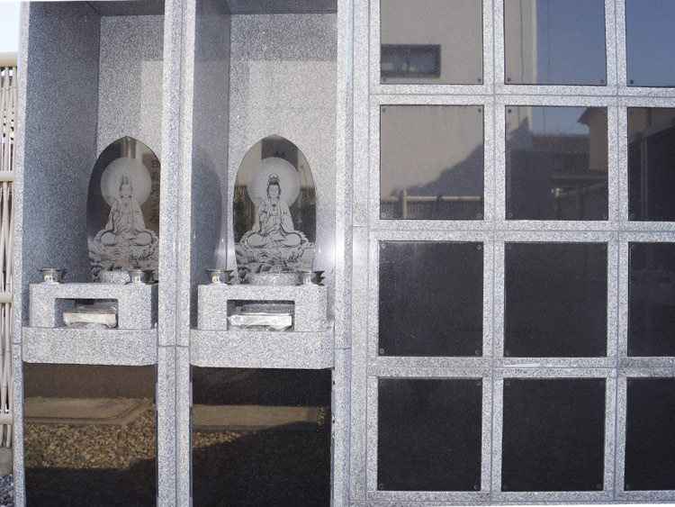 銀山寺の納骨壇