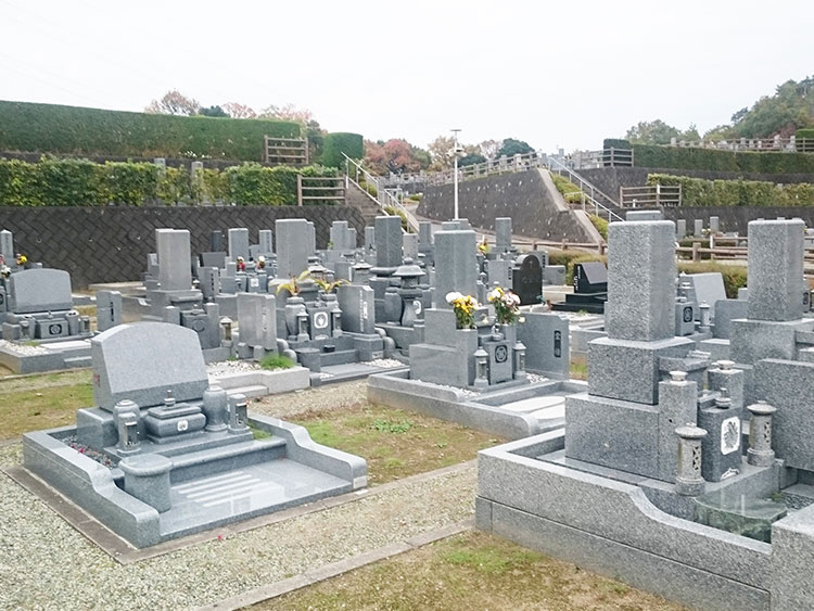 川西市公営霊園