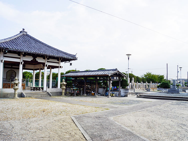 八尾市立　安中墓地