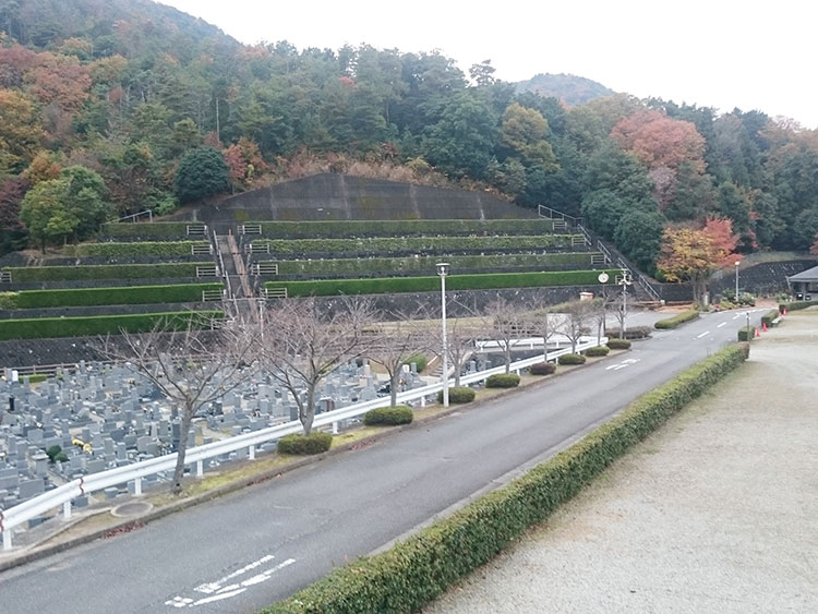 川西市公営霊園